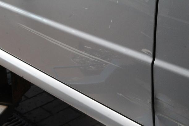 Foto: TÜR VORN LINKS eines Skoda Fabia 1.2 HTP