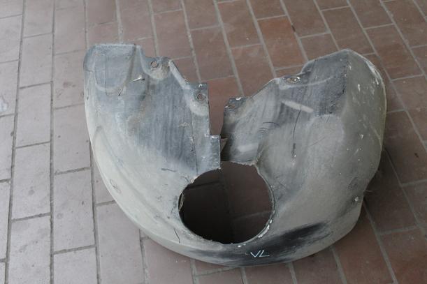 Foto: RADHAUSSCHALE / INNENKOTFLÜGEL LINKS eines Ford Sierra
