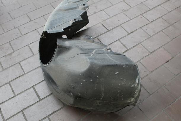 Foto: RADHAUSSCHALE / INNENKOTFLÜGEL LINKS eines Ford Sierra