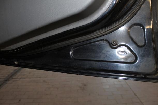 Foto: TÜR VORN RECHTS  (4/5-TÜRER) eines Ford Fusion 1.25