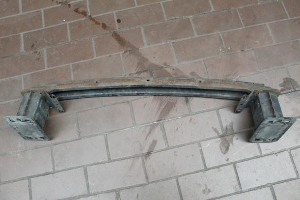 Foto: VERSTÄRKUNG / TRÄGER VORN eines Ford Fusion 1.25