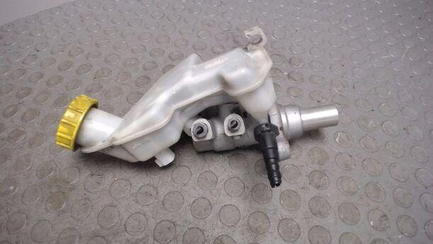 Foto: HAUPTBREMSZYLINDER eines Ford Fusion 1.25