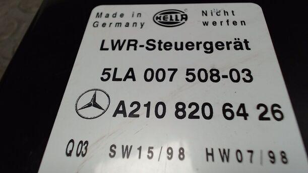 Foto: STEUERGERÄT LEUCHTWEITENREGULIERUNG eines Mercedes-Benz CLK Coupe 200 Kompressor