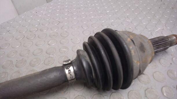 Foto: ANTRIEBSWELLE LINKS eines Ford Fusion 1.25