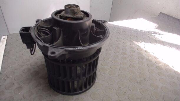 Foto: HEIZUNGSGEBLÄSE eines Ford Fusion 1.25