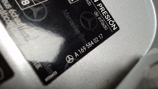 Foto: TANKKLAPPE / TANKDECKEL eines Mercedes-Benz A 150