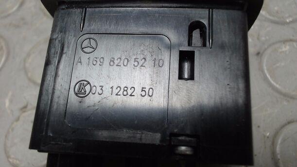 Foto: FENSTERHEBERSCHALTER eines Mercedes-Benz A 150