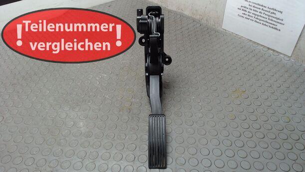Foto: GASPEDAL ( AUTOMATIKGETRIEBE ) eines Mercedes-Benz A 150