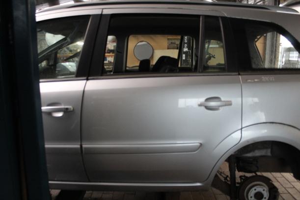 Foto: TÜR HINTEN LINKS eines Opel Zafira 1.9 CDTI Automatik