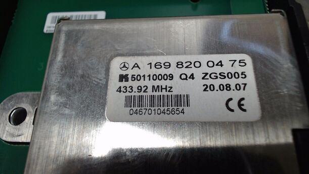 Foto: ANTENNENVERSTÄRKER eines Mercedes-Benz A 150
