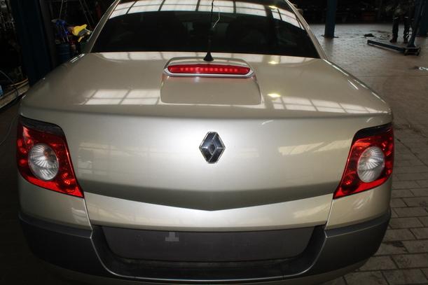 Foto: HECKDECKEL / HECKKLAPPE eines Renault Megane 2.0 Coupe-Cabriolet Aut.