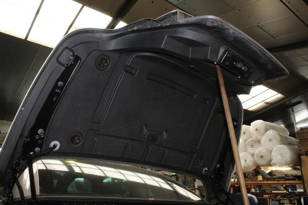 Foto: HECKDECKEL / HECKKLAPPE eines Renault Megane 2.0 Coupe-Cabriolet Aut.