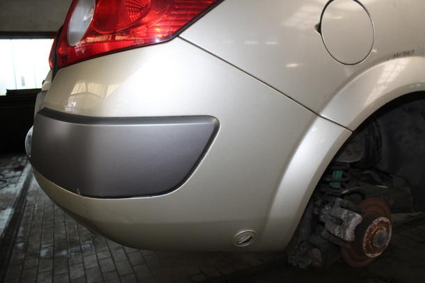Foto: STOSSFÄNGER / STOßSTANGE HINTEN eines Renault Megane 2.0 Coupe-Cabriolet Aut.