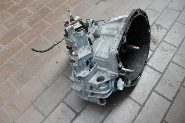 Foto: SCHALTGETRIEBE 6 GANG ( ND0 ) eines Renault Megane 2.0 Coupe-Cabriolet Aut.