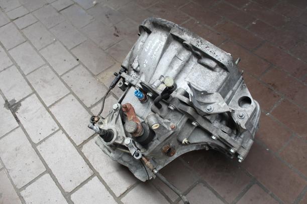Foto: SCHALTGETRIEBE 6 GANG ( ND0 ) eines Renault Megane 2.0 Coupe-Cabriolet Aut.