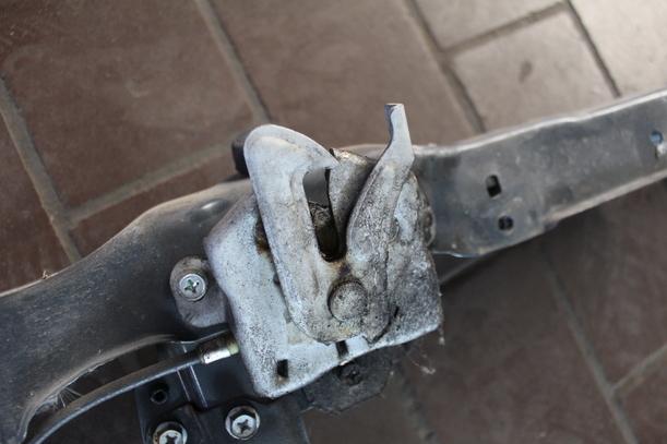 Foto: SCHLOSSTRÄGER OBEN eines Suzuki Alto 1.0