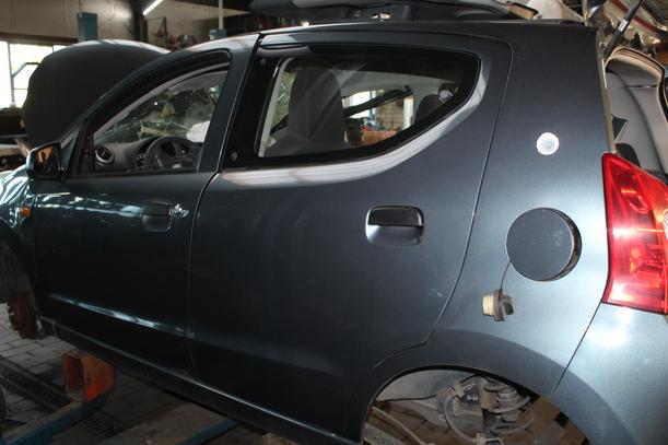 Foto: TÜR HINTEN LINKS eines Suzuki Alto 1.0