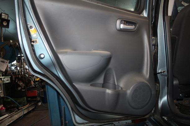 Foto: TÜR HINTEN LINKS eines Suzuki Alto 1.0