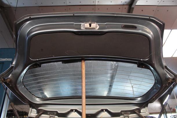 Foto: HECKKLAPPE/ HECKDECKEL eines Suzuki Alto 1.0