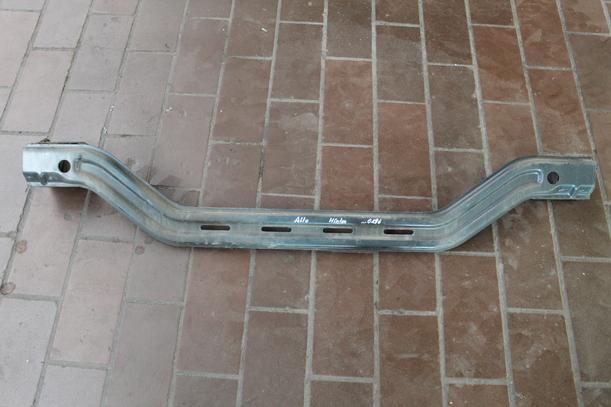 Foto: VERSTÄRKUNG HINTEN eines Suzuki Alto 1.0