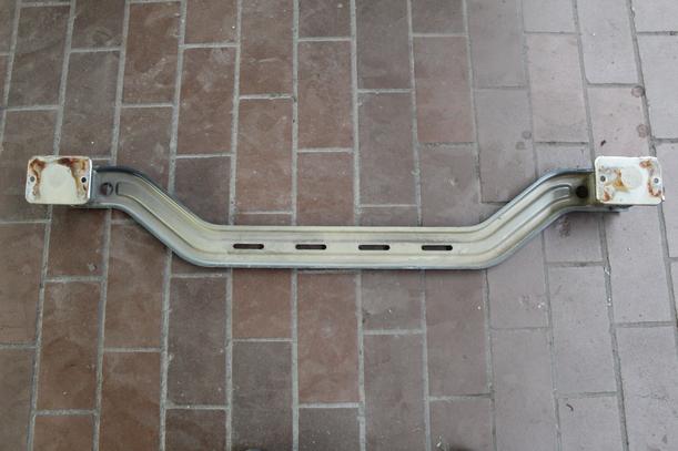 Foto: VERSTÄRKUNG HINTEN eines Suzuki Alto 1.0