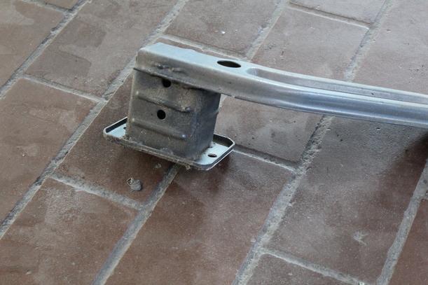 Foto: VERSTÄRKUNG HINTEN eines Suzuki Alto 1.0