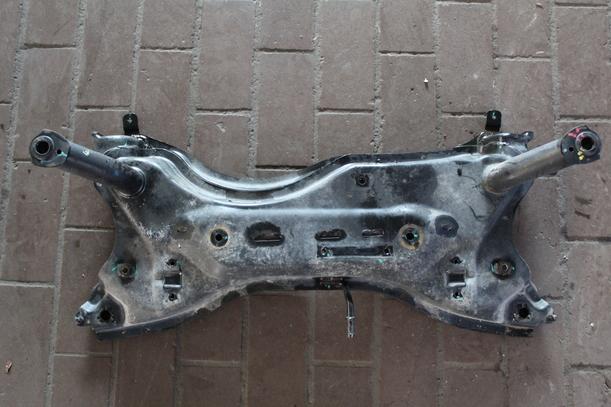 Foto: VORDERACHSE/ ACHSE VORN eines Suzuki Alto 1.0