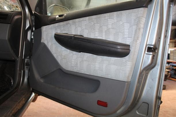 Foto: TÜR VORN RECHTS eines Skoda Fabia 1.4 Combi