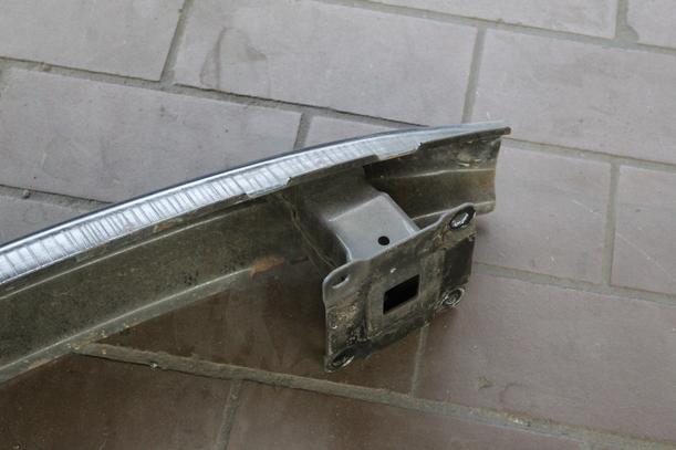 Foto: VERSTÄRKUNG / TRAGER HINTEN (KOMBI) eines Skoda Fabia 1.4 Combi