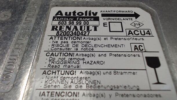 Foto: AIRBAGSTEUERGERÄT eines Renault Megane 2.0 Coupe-Cabriolet Aut.