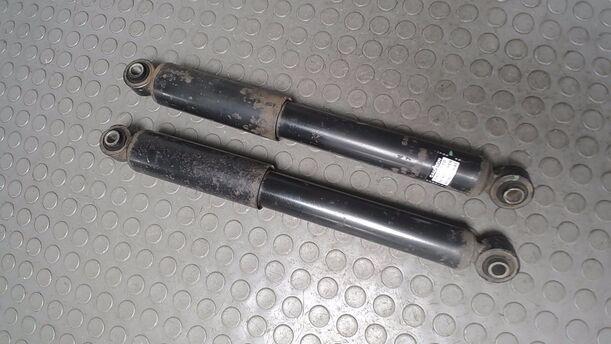Foto: STOSSDÄMPFER HINTEN eines Suzuki Alto 1.0