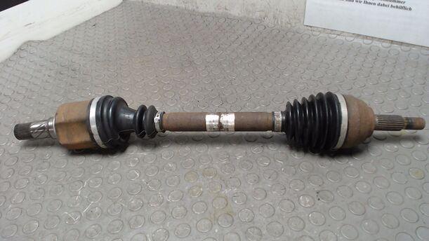 Foto: ANTRIEBSWELLE LINKS ( 6 GANG SCHALTGETRIEBE ) eines Renault Megane 2.0 Coupe-Cabriolet Aut.