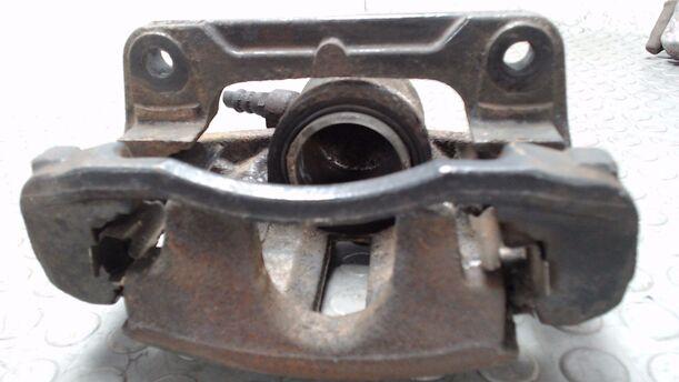 Foto: BREMSSATTEL VORN LINKS eines Renault Megane 2.0 Coupe-Cabriolet Aut. CLX