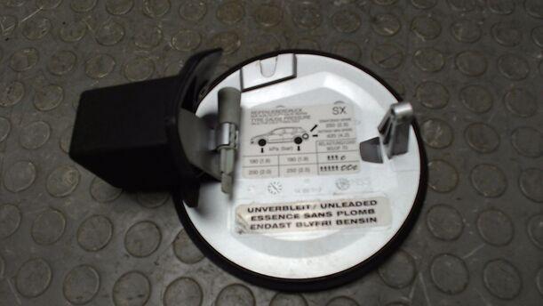Foto: TANKKLAPPE / TANKDECKEL eines Opel Astra 1.8 CLX