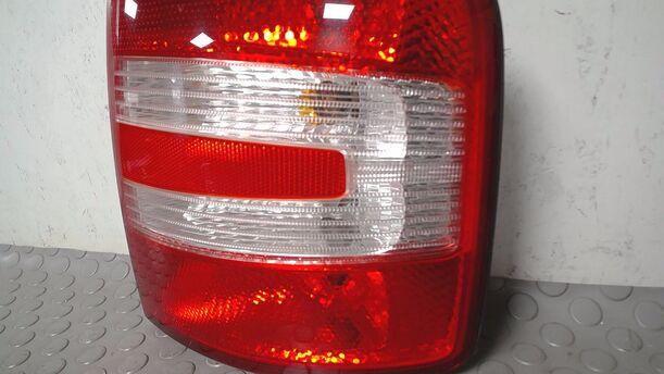 Foto: HECKLEUCHTE/ RÜCKLEUCHTE ( COMBI/ STUFENHECK/ FACELIFT ) eines Skoda Fabia 1.4 TDI Combi CLX