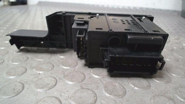 Foto: LICHTSCHALTER ( OPTISCH SCHLECHT ) eines VW Passat Variant 1.8 LS
