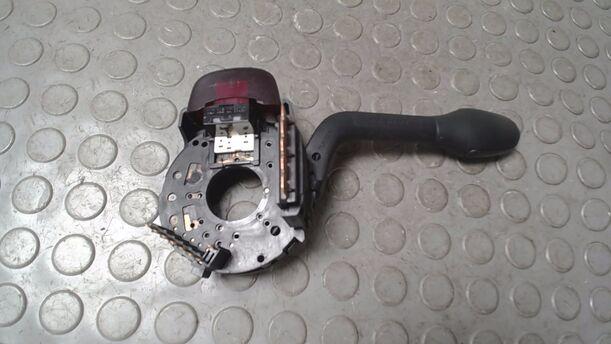 Foto: BLINKSCHALTER/ KOMBISCHALTER eines VW Passat Variant 1.8 LS