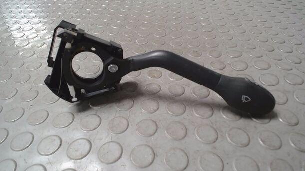 Foto: SCHEIBENWISCHERSCHALTER eines VW Passat Variant 1.8 LS