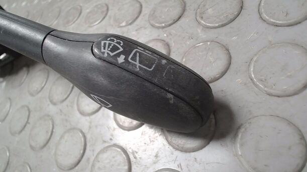 Foto: SCHEIBENWISCHERSCHALTER eines VW Passat Variant 1.8 LS