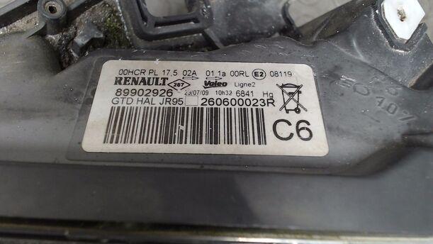 Foto: SCHEINWERFER LINKS eines Renault Grand Scenic dCi 130 FAP
