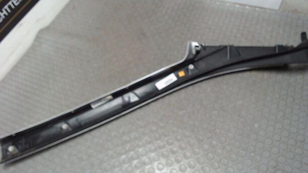 Foto: BLENDE / ABDECKUNG A SÄULE RECHTS eines Renault Grand Scenic dCi 130 FAP Viva X