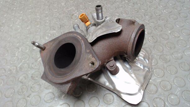 Foto: AUSPUFFROHR TURBOLADER eines Renault Grand Scenic dCi 130 FAP Viva X
