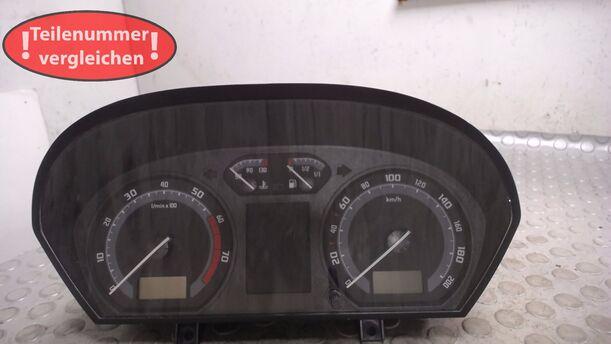 Foto: TACHOEINHEIT / KOMBIINSTRUMENT eines Skoda Fabia 1.2 HTP Viva X