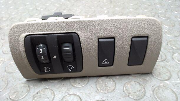 Foto: SCHALTER LEUCHTWEITENREGULIERUNG eines Renault Grand Scenic dCi 130 FAP Viva X