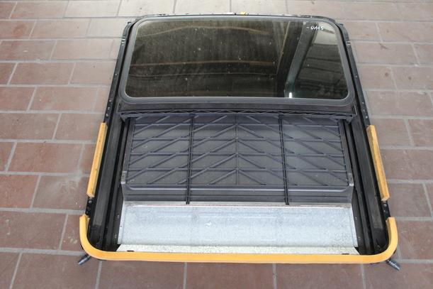 Foto: SCHIEBEDACH / PANORAMADACH ( MECHANISCH ) eines Opel Vectra GL