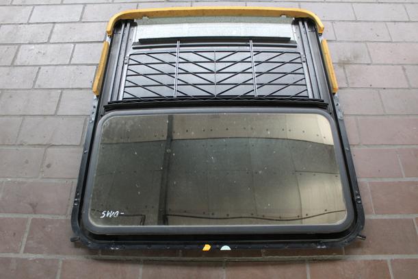Foto: SCHIEBEDACH / PANORAMADACH ( MECHANISCH ) eines Opel Vectra GL
