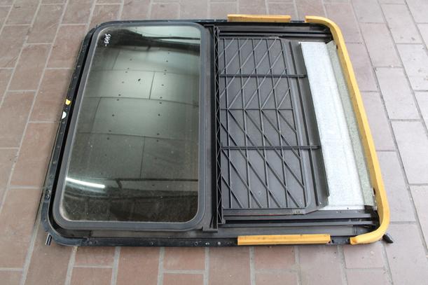 Foto: SCHIEBEDACH / PANORAMADACH ( MECHANISCH ) eines Opel Vectra GL