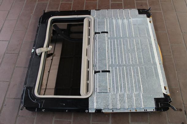Foto: SCHIEBEDACH / PANORAMADACH ( MECHANISCH ) eines Opel Vectra GL