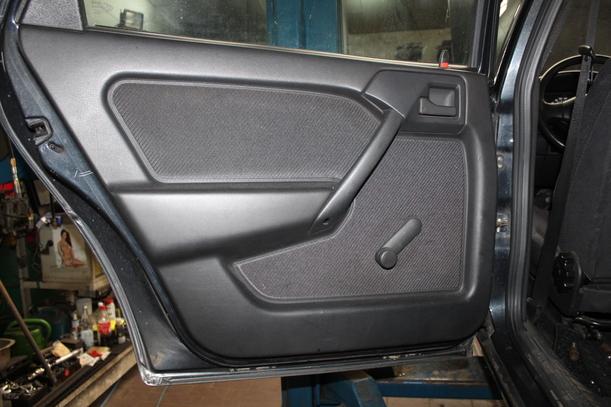 Foto: TÜR HINTEN LINKS eines Opel Vectra GL