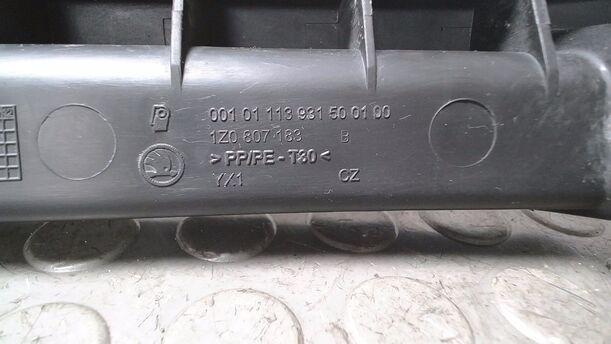 Foto: STOSSSTANGENHALTER VORN LINKS eines Skoda Octavia Combi 1.9 TDI GL